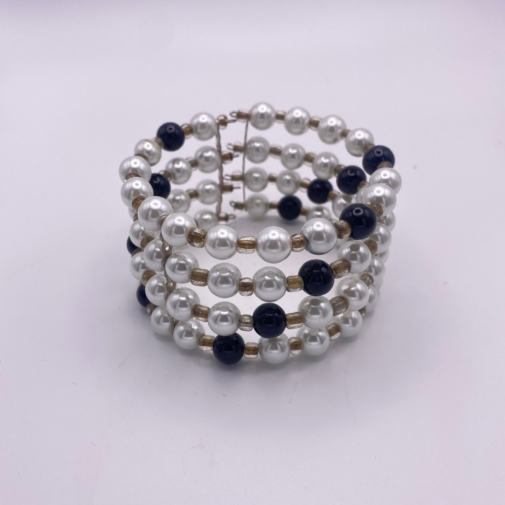 🔥Stainless Steel Wire Beaded Cuff🔥